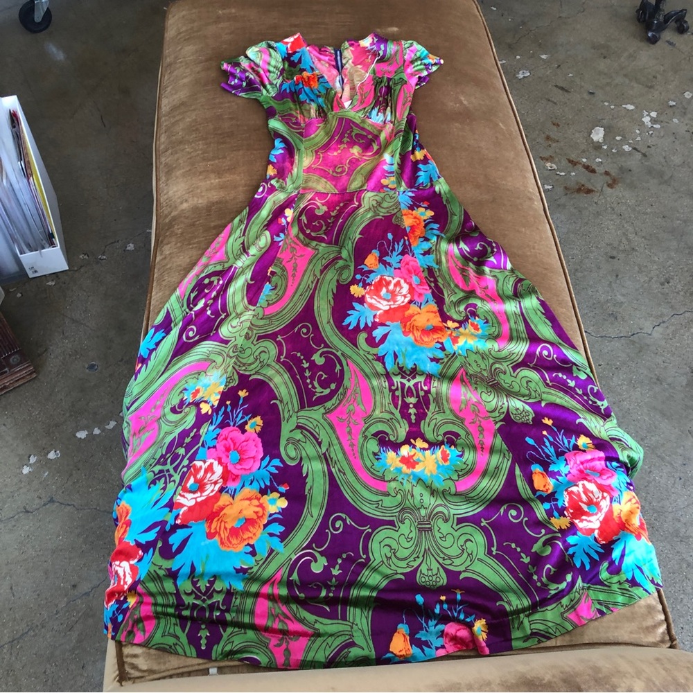 1970 Vintage print dress Zipper back Ver good condition Puff sleeve One fault